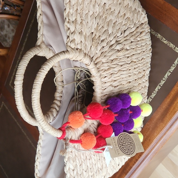 NWT ❗️elegant Vietnam straw bag with 100% cotton lining inside & pom pom accent - Picture 12 of 12